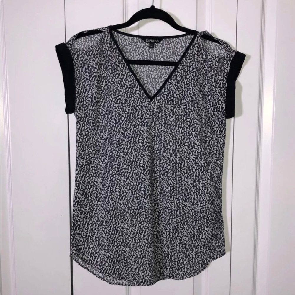 🔸update: sold on Ⓜ️ Express blouse